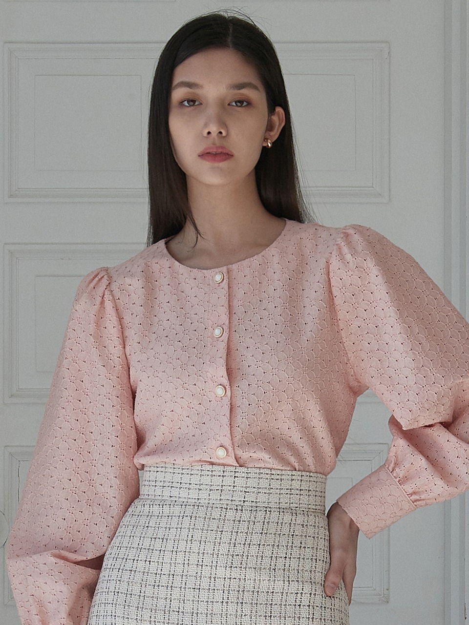 j913 laced round blouse (pink)