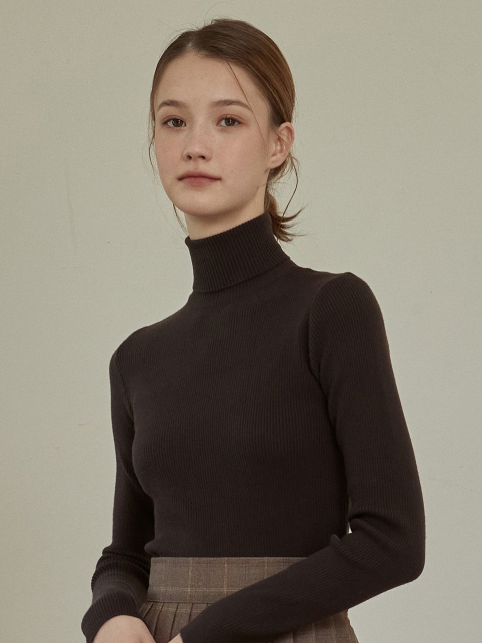 j1074 ribbed turtle-neck knit (deep brown)